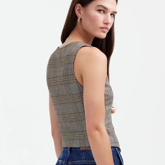 Madewell Waisted Vest in Yarn-Dye - Picture 6 of 10